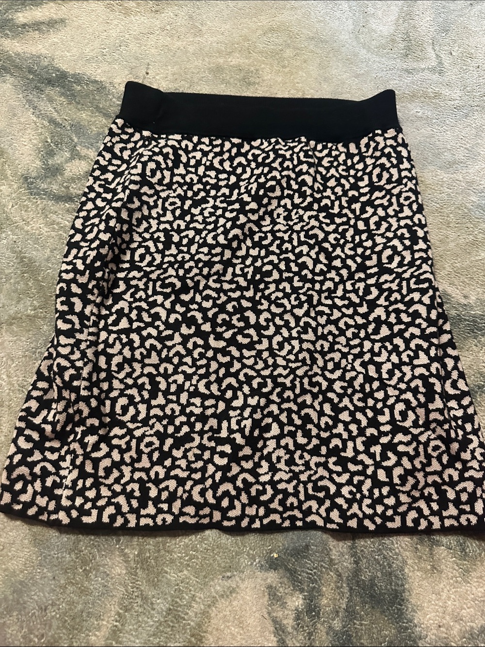 Saks 5th Ave aBlack and Cream Leopard Print Knit Skirt